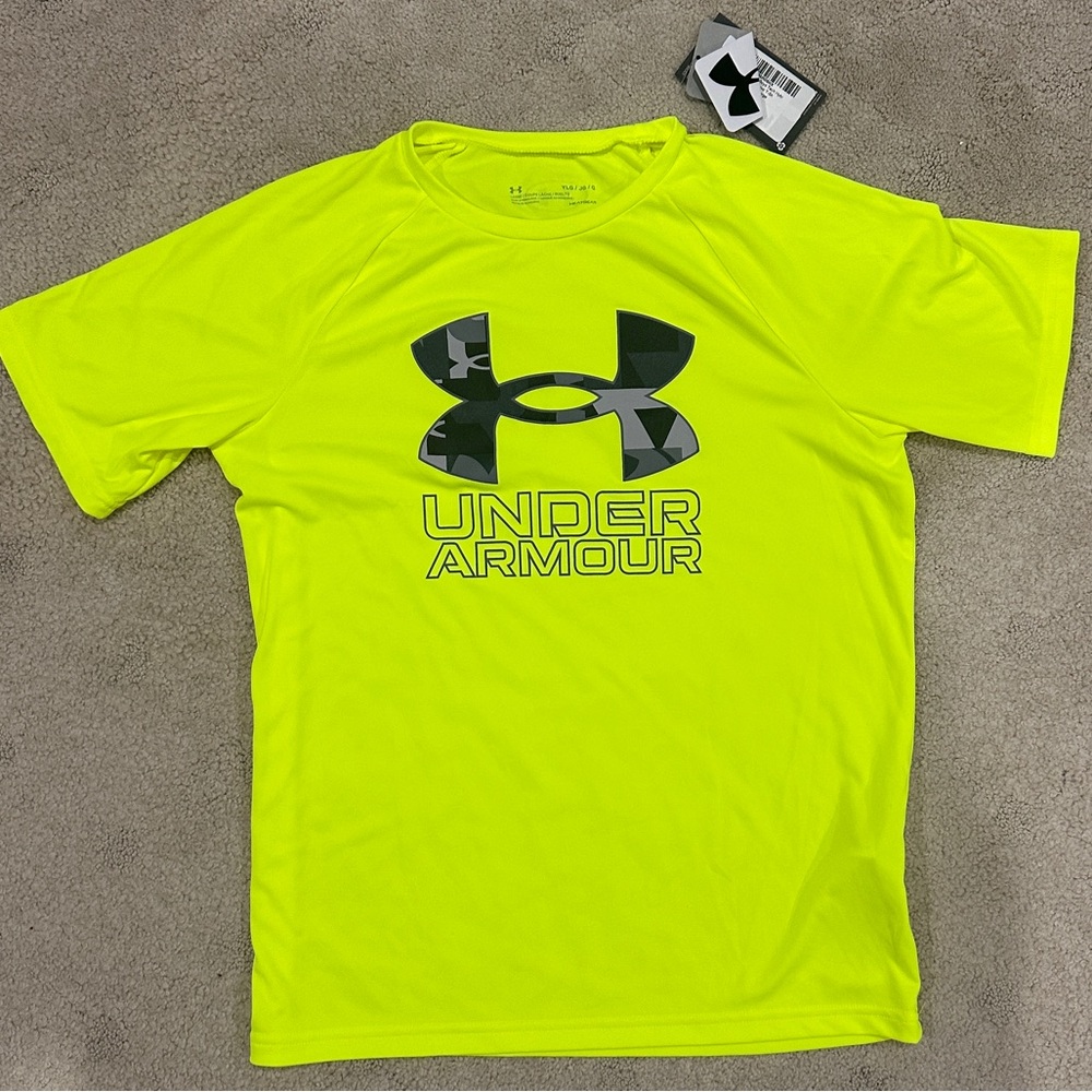 Under Armour Boys Tech Hybrid Short Sleeve Tee shirt. Size Large  NWT